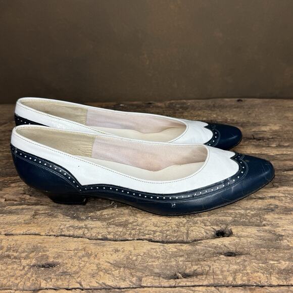 Vintage Red Cross Two-Tone Comfort Flats / Low Heels Women’s (Navy + Ivory) 6AA - Picture 3 of 11